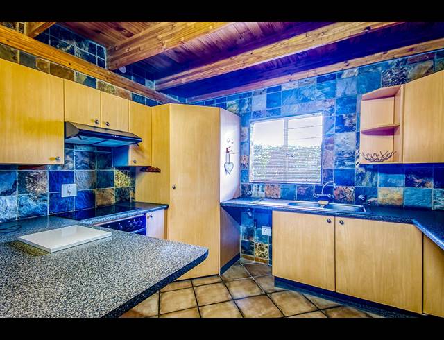 3 BEDROOM TOWNHOUSE TO LET IN RADIOKOP